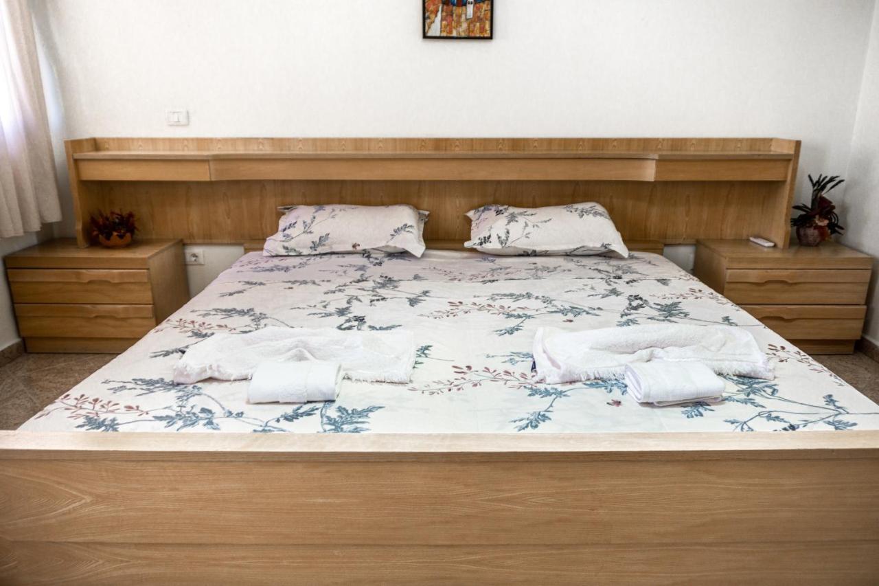 Center Two Private Bedrooms Near Scanderbeg Square On Shared