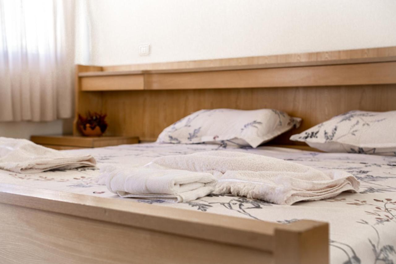 Center Two Private Bedrooms Near Scanderbeg Square On Shared